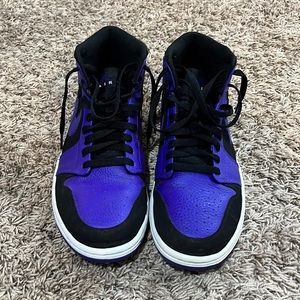 Air Jordon 1 mid “dark concord” (NO BOX)